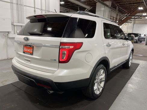Used 2015 Ford Explorer XLT w/ Equipment Group 202A image 9