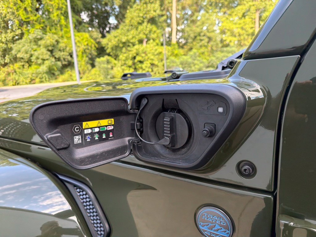 Used 2024 Jeep Wrangler High Altitude AWD/4WD image 15