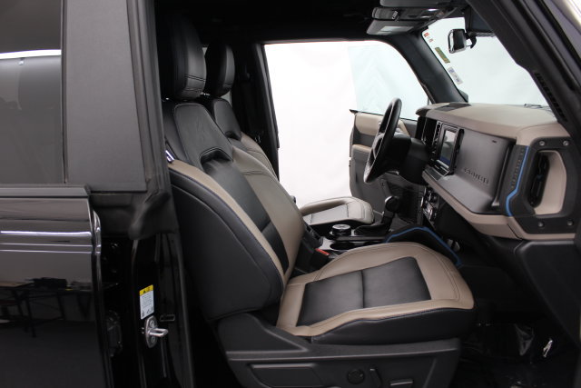 Used 2023 Ford Bronco Wildtrak AWD/4WD image 28