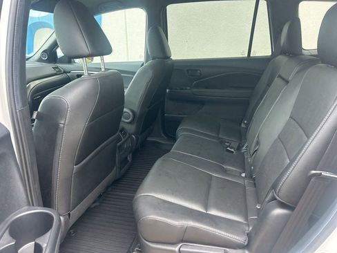 Used 2023 Honda Passport EX-L image 10