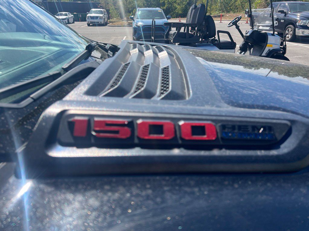 Used 2023 RAM 1500 Laramie AWD/4WD image 13