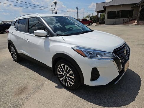 Used 2022 Nissan Kicks SV FWD image 10