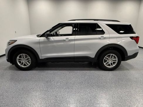 New 2026 Ford Explorer Active AWD/4WD image 8