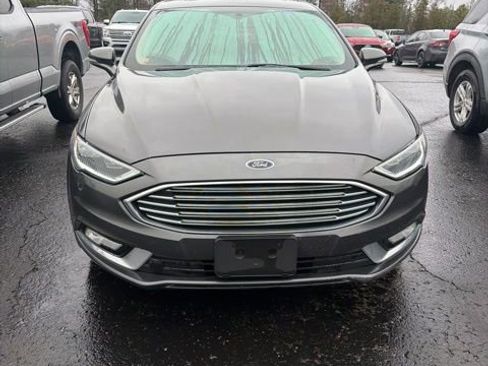 Used 2017 Ford Fusion Titanium AWD/4WD image 2