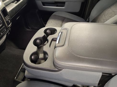 Used 2020 RAM 1500 Classic SLT w/ Luxury Group image 26