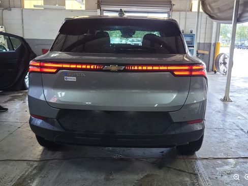 Used 2025 Chevrolet Equinox EV LT FWD image 4