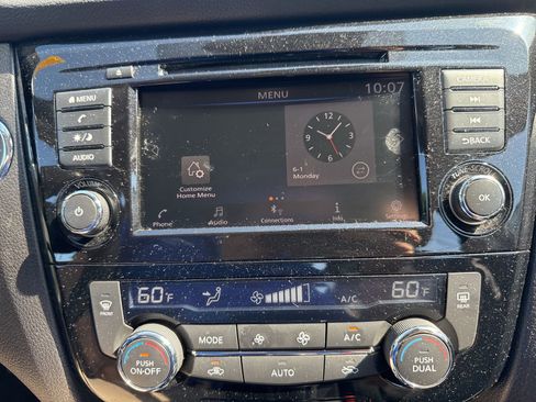 Used 2022 Nissan Rogue Sport SV w/ Technology Package AWD/4WD image 10