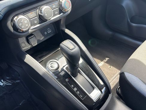 Used 2025 Nissan Versa SV FWD image 39