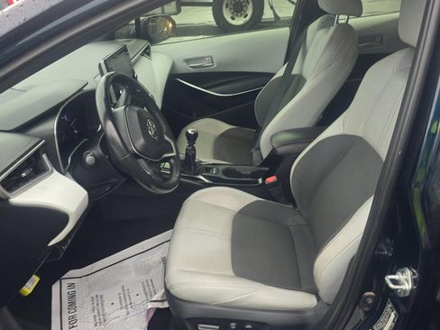 Used 2021 Toyota Corolla XSE image 3
