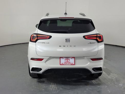 Used 2024 Buick Encore GX Avenir w/ Avenir Convenience Package FWD image 6