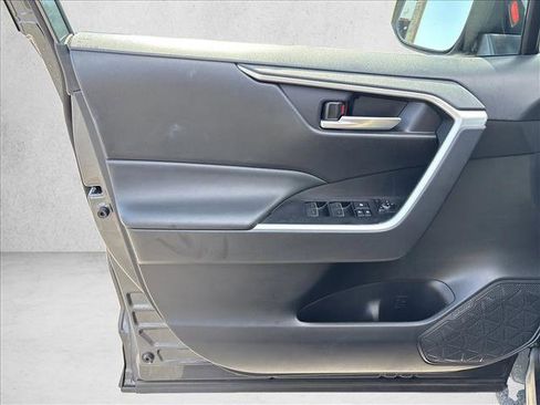 Used 2025 Toyota RAV4 XLE FWD image 10