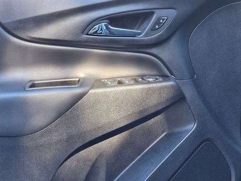 Used 2024 Chevrolet Equinox LT image 18