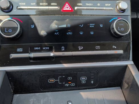 Used 2024 Hyundai Santa Fe SEL FWD image 25
