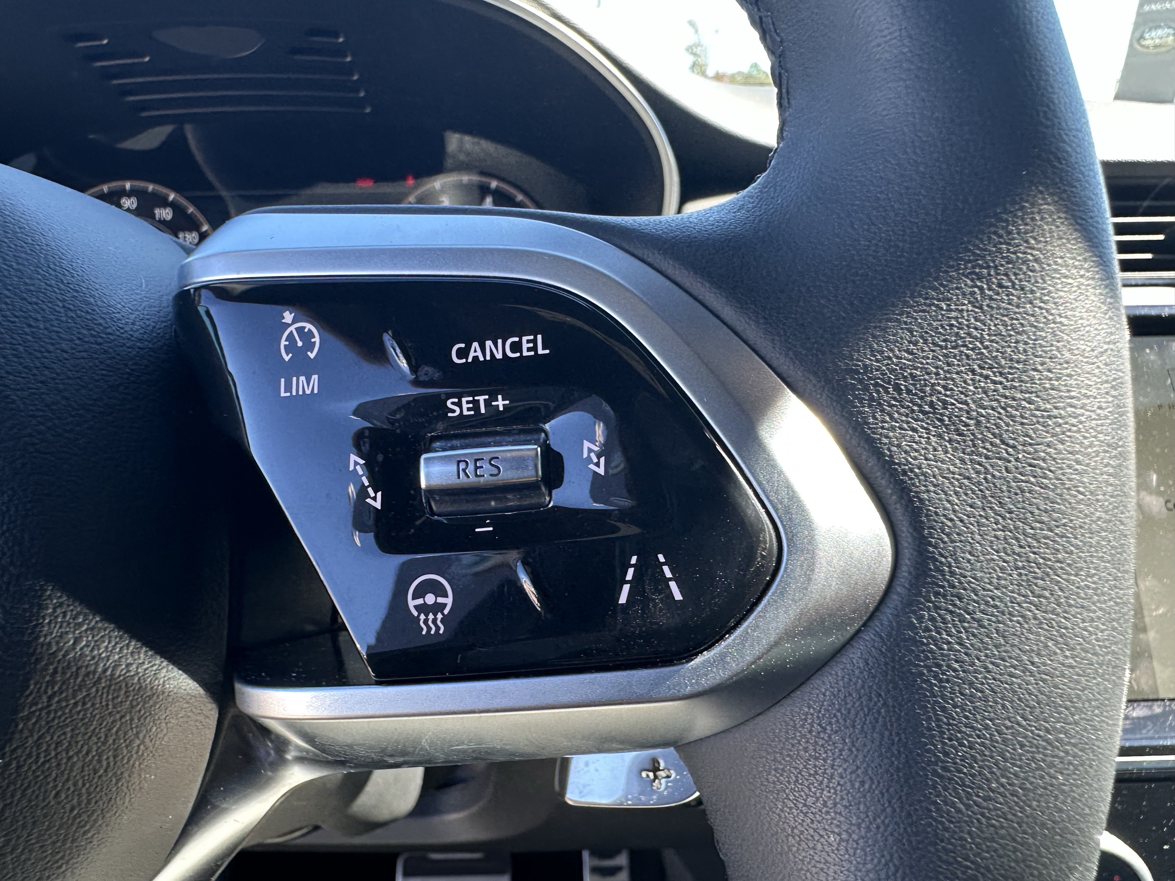 Used 2024 Jaguar E-PACE R-Dynamic SE AWD/4WD image 23