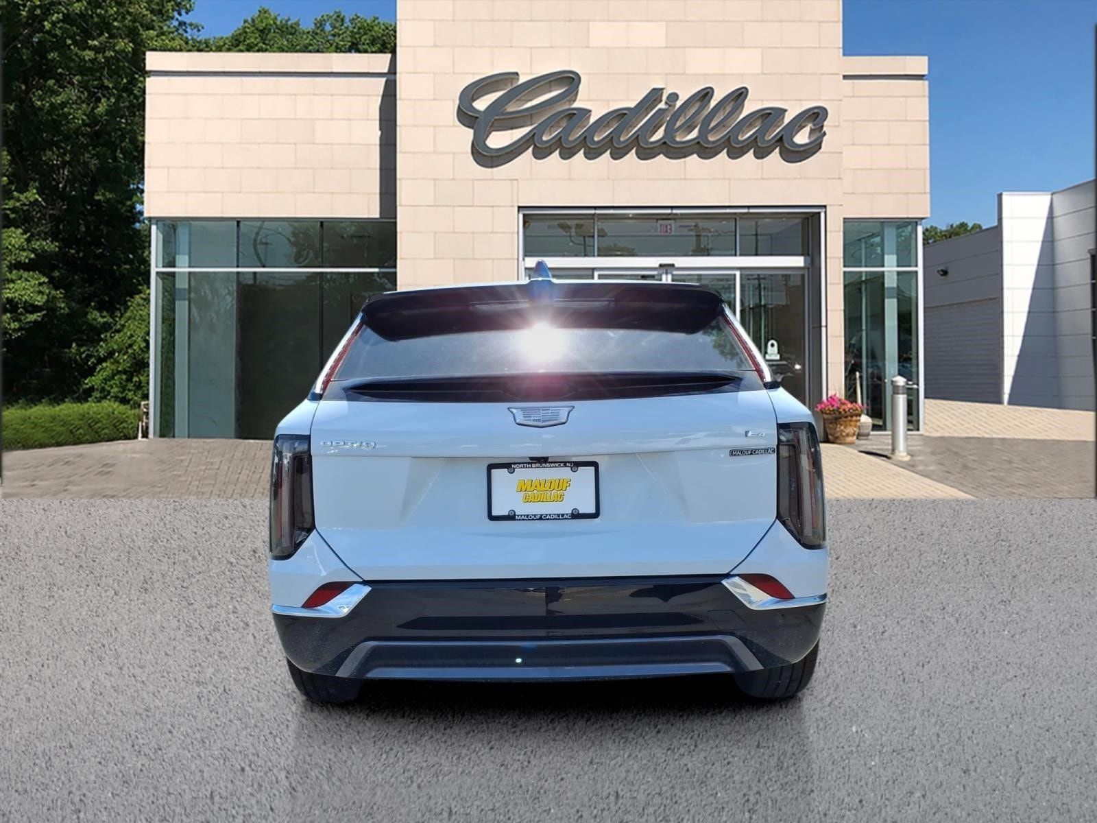 New 2027 Cadillac Optiq Luxury w/ LPO, Floor Liner Package AWD/4WD image 4