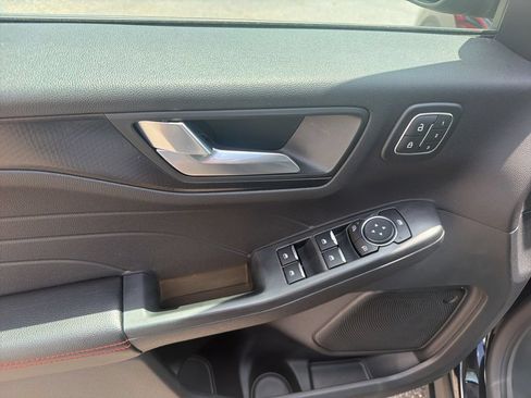 Certified 2022 Ford Escape SEL w/ SEL Stealth AWD Package image 24