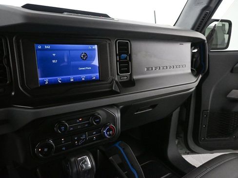 Used 2021 Ford Bronco Black Diamond image 13