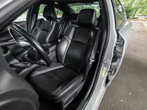Used 2021 Dodge Charger SXT w/ Leather Interior Group RWD image 13