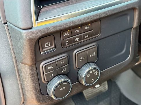 New 2026 Chevrolet Tahoe LS image 8