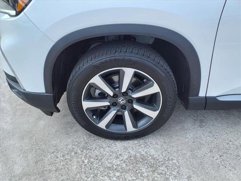 New 2025 Honda Pilot Touring image 13