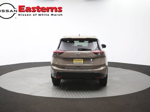 Used 2024 Nissan Rogue SV w/ SV Premium Package FWD image 36
