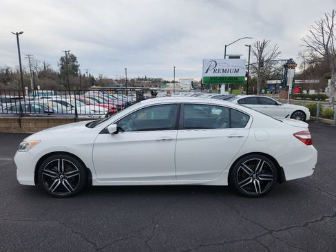Used 2016 Honda Accord Sport image 2