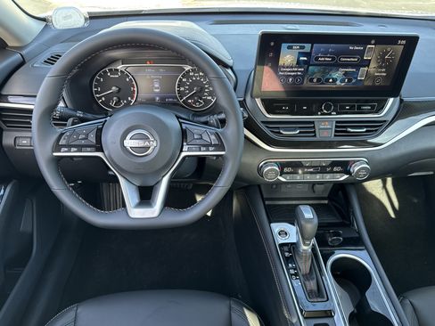 New 2025 Nissan Altima 2.5 SR w/ SR Premium Package image 9