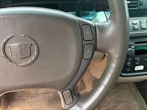 Used 2005 Cadillac De Ville w/ Limited Edition Package FWD image 12