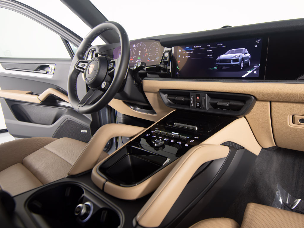 Certified 2026 Porsche Cayenne E-Hybrid AWD/4WD image 25