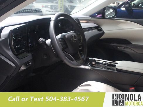 Used 2024 Lexus RX 350 FWD w/ Technology Package image 3