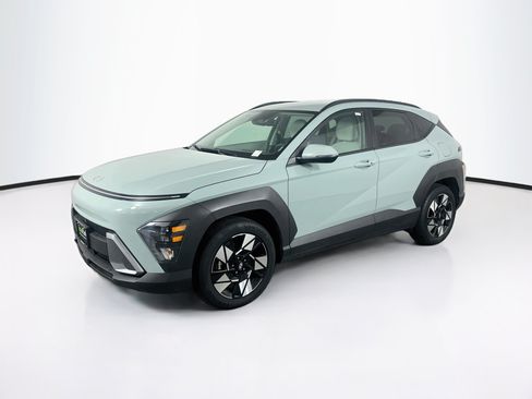 Used 2025 Hyundai Kona SEL FWD image 3