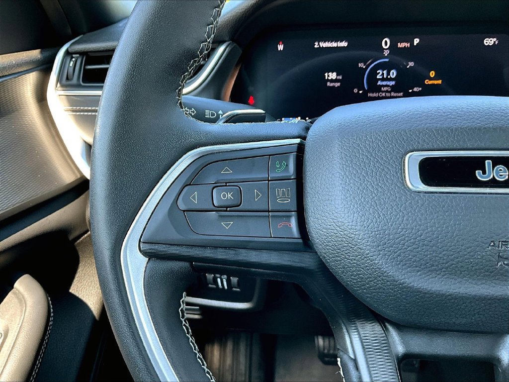 Used 2023 Jeep Grand Cherokee Altitude AWD/4WD image 14