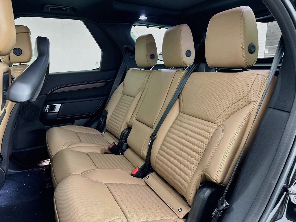 New 2026 Land Rover Discovery Dynamic SE AWD/4WD image 25