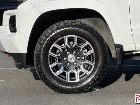 Certified 2023 Chevrolet Colorado Z71 w/ Z71 Convenience Package 2 AWD/4WD image 33