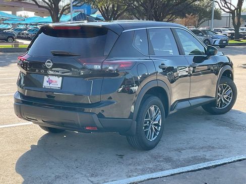 New 2026 Nissan Rogue S image 5