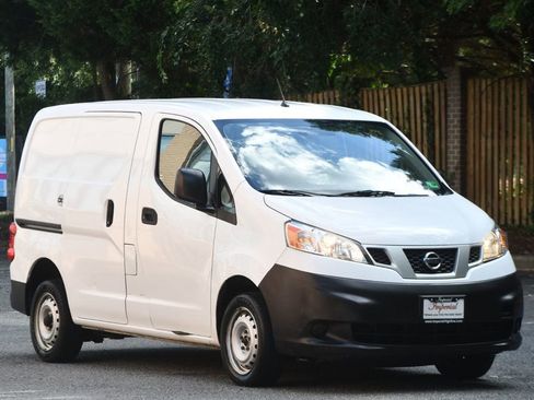 Used 2019 Nissan NV200 S w/ Back Door Glass Package image 7
