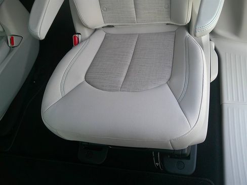 Used 2017 Chrysler Pacifica Touring Plus image 29