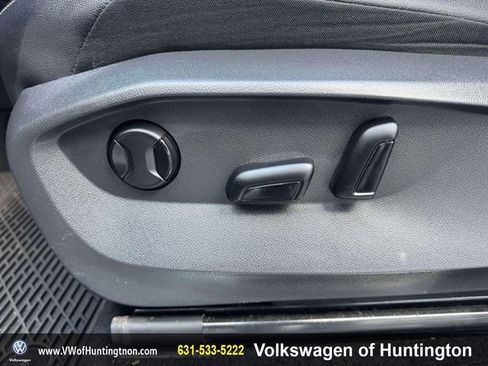 Certified 2023 Volkswagen Tiguan SE R-Line image 15