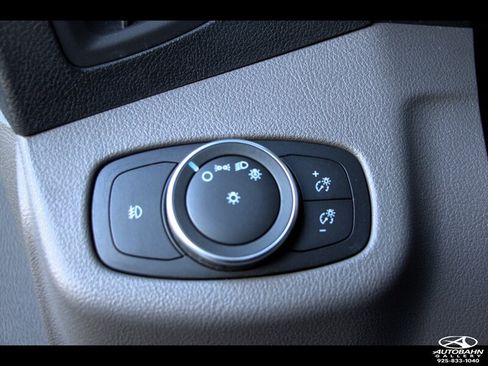 Used 2019 Ford Transit Connect XLT FWD image 27