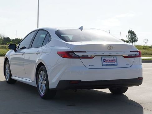 Used 2026 Toyota Camry LE w/ Convenience Package FWD image 6