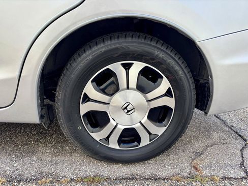 Used 2014 Honda Civic Hybrid Sedan image 17