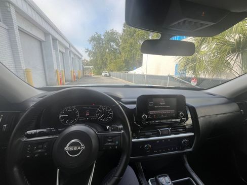 Used 2025 Nissan Pathfinder SV image 35