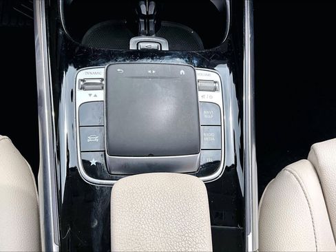 Used 2020 Mercedes-Benz GLB 250 image 33