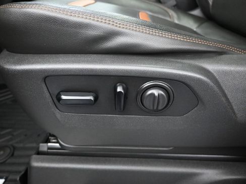 Used 2020 GMC Sierra 2500 AT4 w/ AT4 Preferred Package image 11