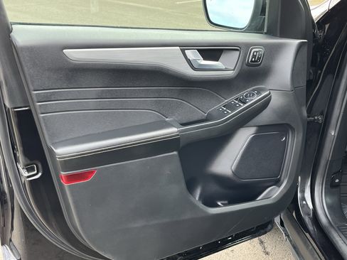 Used 2024 Ford Escape Platinum image 14