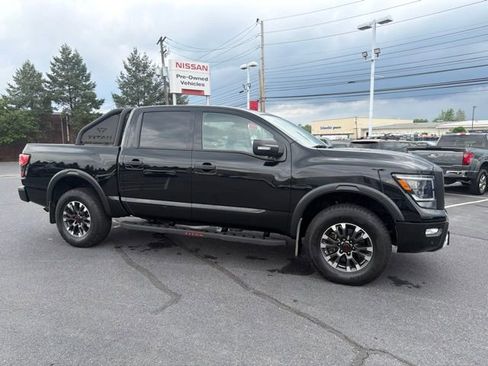 Used 2023 Nissan Titan PRO-4X w/ Pro-4x Convenience Package AWD/4WD image 10
