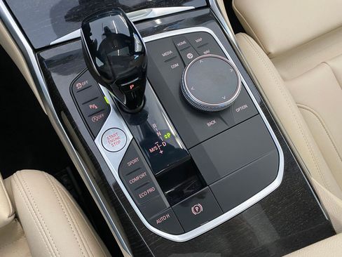 Used 2021 BMW 330i xDrive Sedan w/ Premium Package image 19