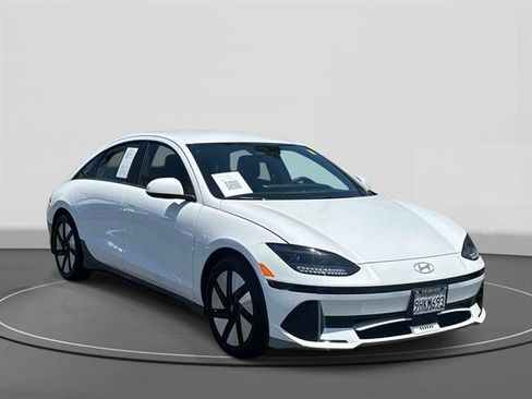 Used 2023 Hyundai Ioniq 6 SE RWD image 3