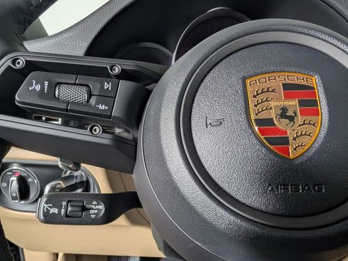 New 2026 Porsche Macan image 37