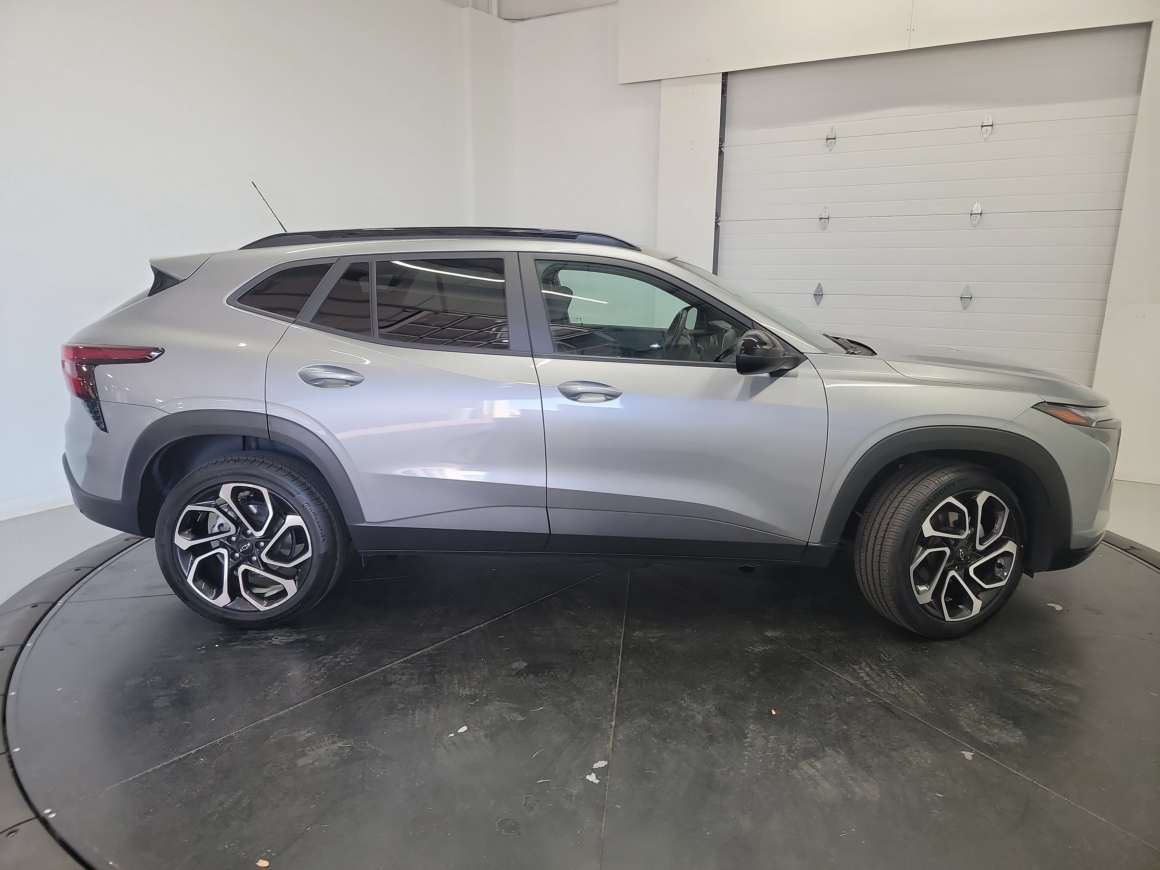 Used 2024 Chevrolet Trax RS w/ Driver Confidence Package FWD image 11